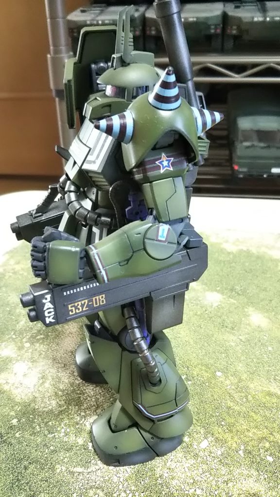 左前一応MSVの絵に近い塗り分けになっているはず💦