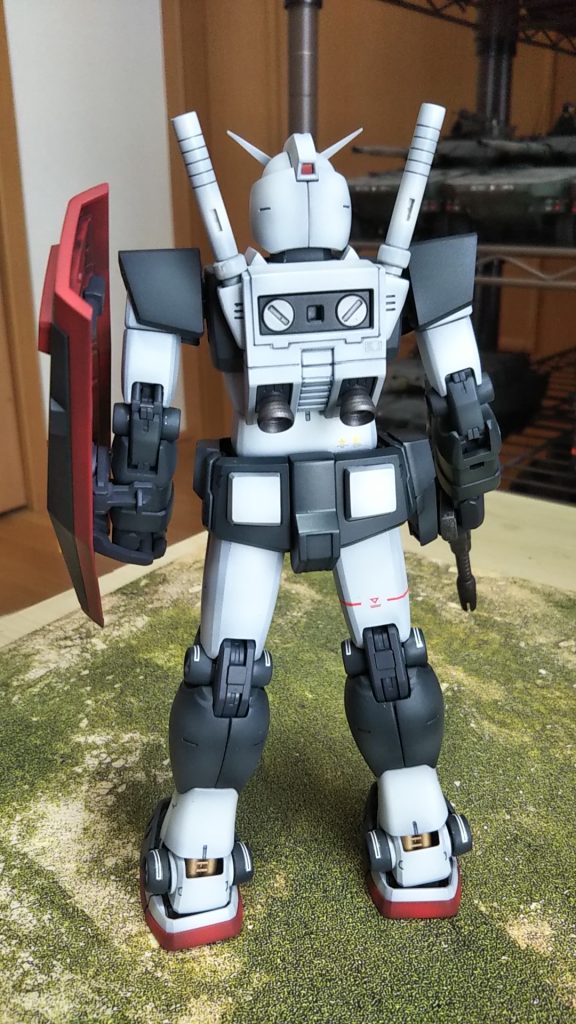 うしろバックパックが特殊、ビームサーベルも違いますな💦