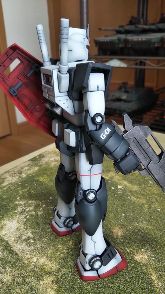 前腕及びななめうしろ右腰アーマーが特殊