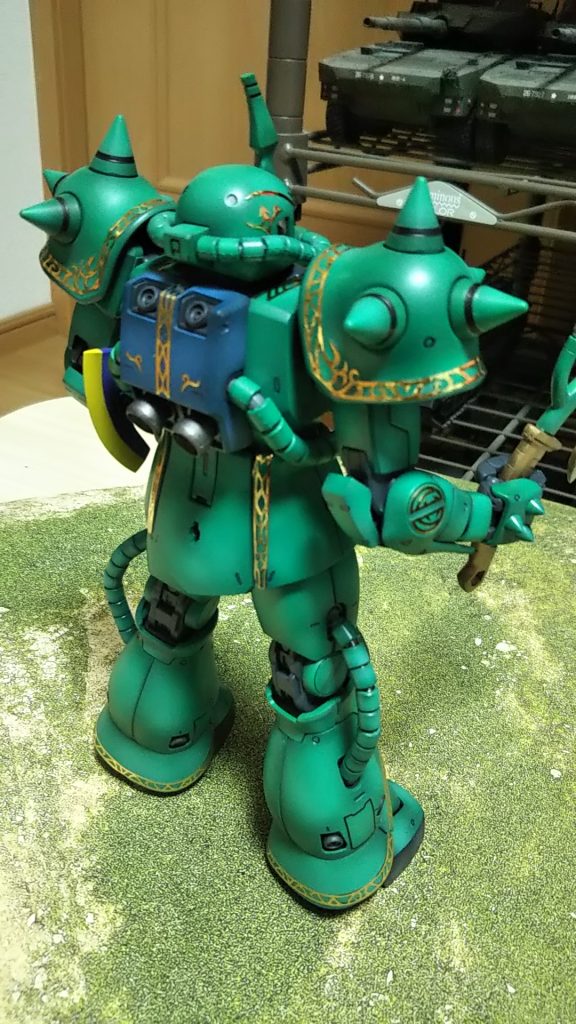 ななめ後ろ～、キラキラ装飾は失敗するとやり直しが効かないのでかなり神経使いました💦