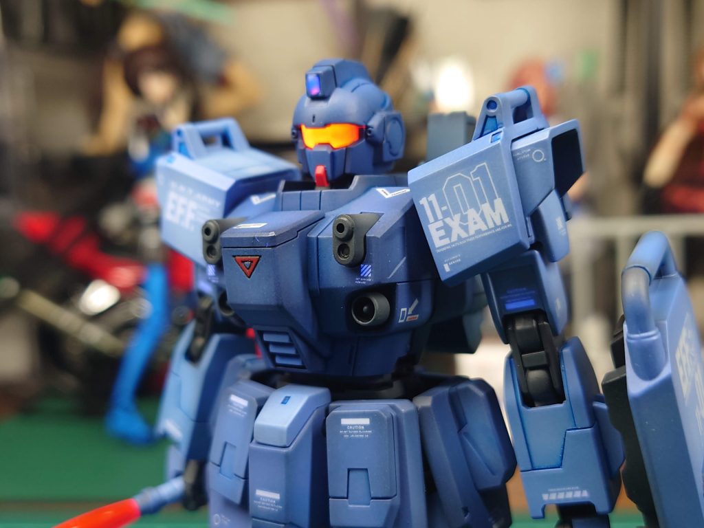 胸は4色でグラデーションしてます