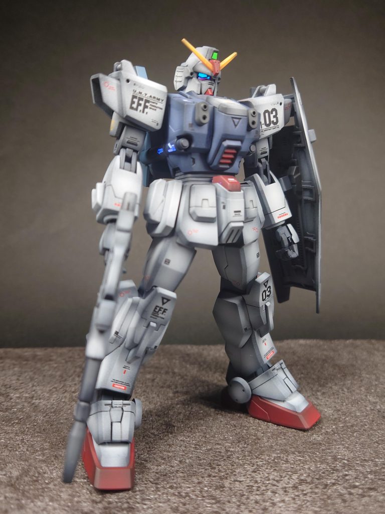 ブルーディスティニーシリーズはどの機体も同じ感じですね(ㆁωㆁ)