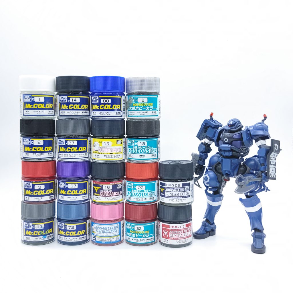 塗料はいっぱい使いました。メインカラーの青は説明書通りに調色し、黒系グレー系はファントムグレー、ティターンズブルー1を使用。白のPOLICE、警察、軍警ロゴ以外はデカールシールをマスキングに使い塗装で仕上げております。