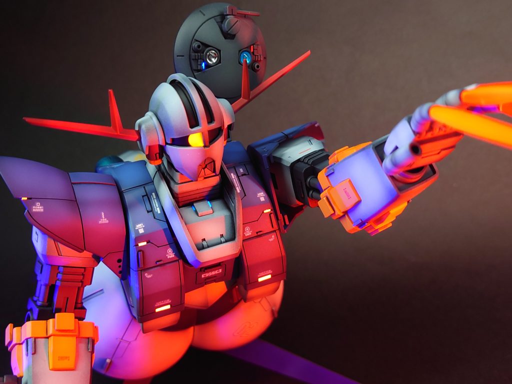 胸元は弄って凹んだ形状に変更しました。腰もえびぞりになるまであちこちいじりましたw