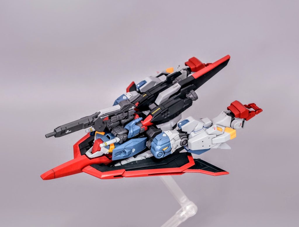 胴体部を構成するムーバブルフレームと各関節のマグネットコーティングにより高速変形が可能です