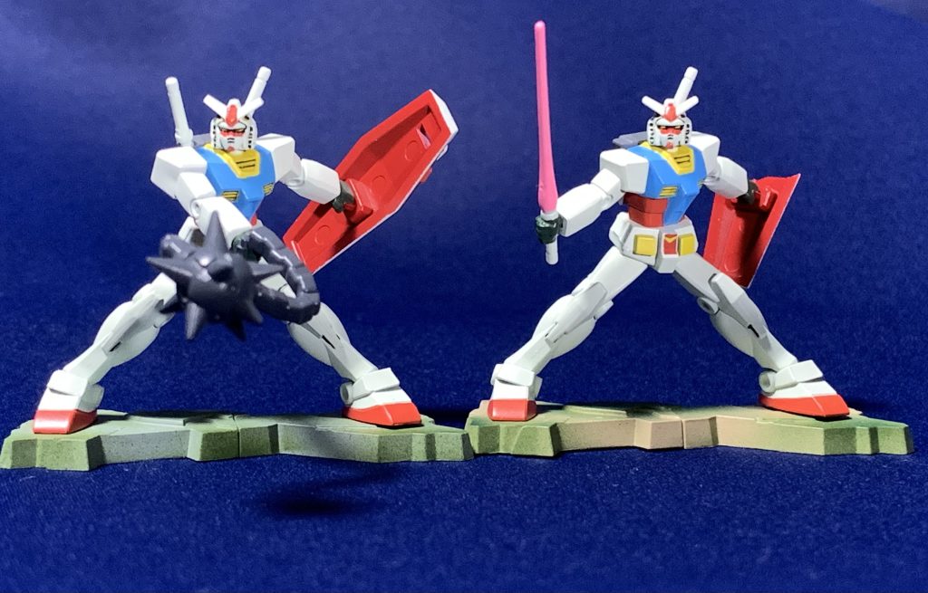 ビームサーベル装備と並べて。同じ3Dデータを使っているので、大部分が共通造形です。一部のパーツ変更で、全く違うシーンを違和感なく再現しているのは、地味にすごいですね。