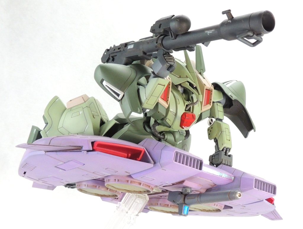 ■ベースジャバーとの組み合わせ⑵折り曲げた状態の左手のフィンガー・ランチャーは、ベースジャバーのグリップにジャストフィットしました。