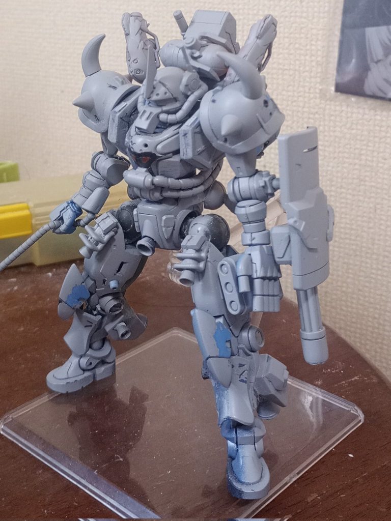 グフカスタム風のシールドも作ってぼほ完成と思いきや...