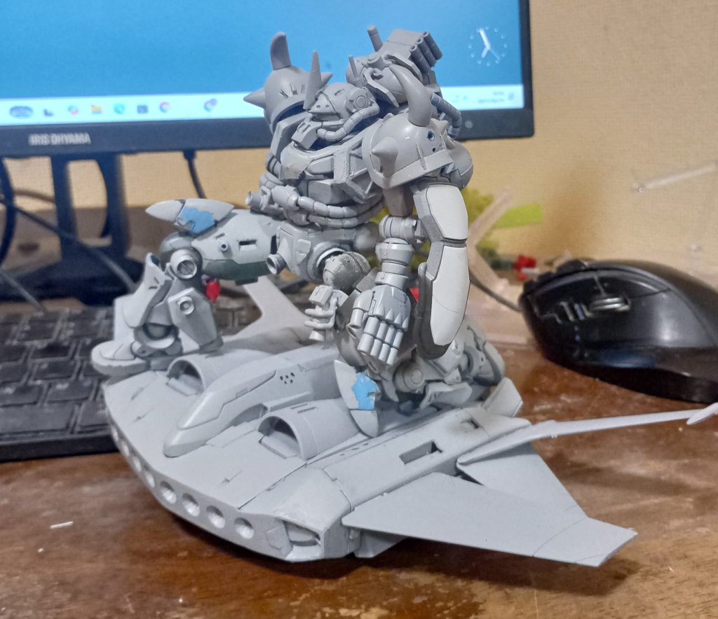 せっかくなのでジークアクス風ドダイもつくっちゃおうということで背中のGQゲルググのスラスターとグフカス風シールドは撤去。ドダイはまだ制作中です。