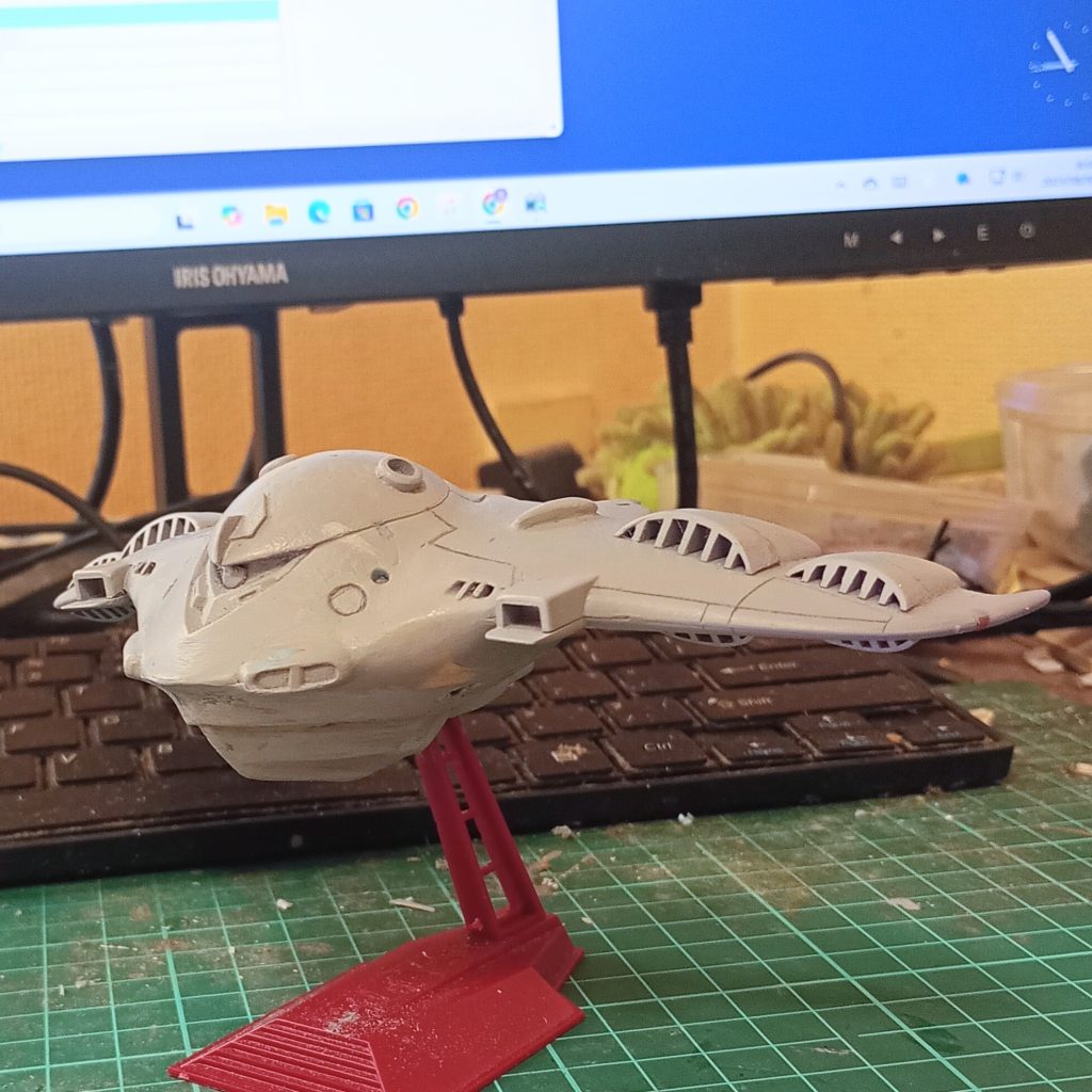 底面を飛行艇ぽくプラバンで作り直し