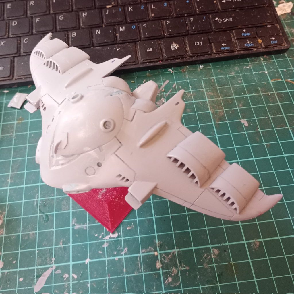 上面にスジボリ穴あけなどディテール追加して完成。