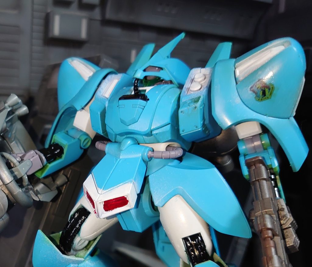 １部塗装が剝がれてるけど水色切らしたのでまた補修しておきます・・・水色が足りなかったけどだいたいは出来たのでUP透明のタトゥーシールでユーマのマークを作成　透明のは下が白なら見えやすいのですが他の色だと薄くなってしまう・・・