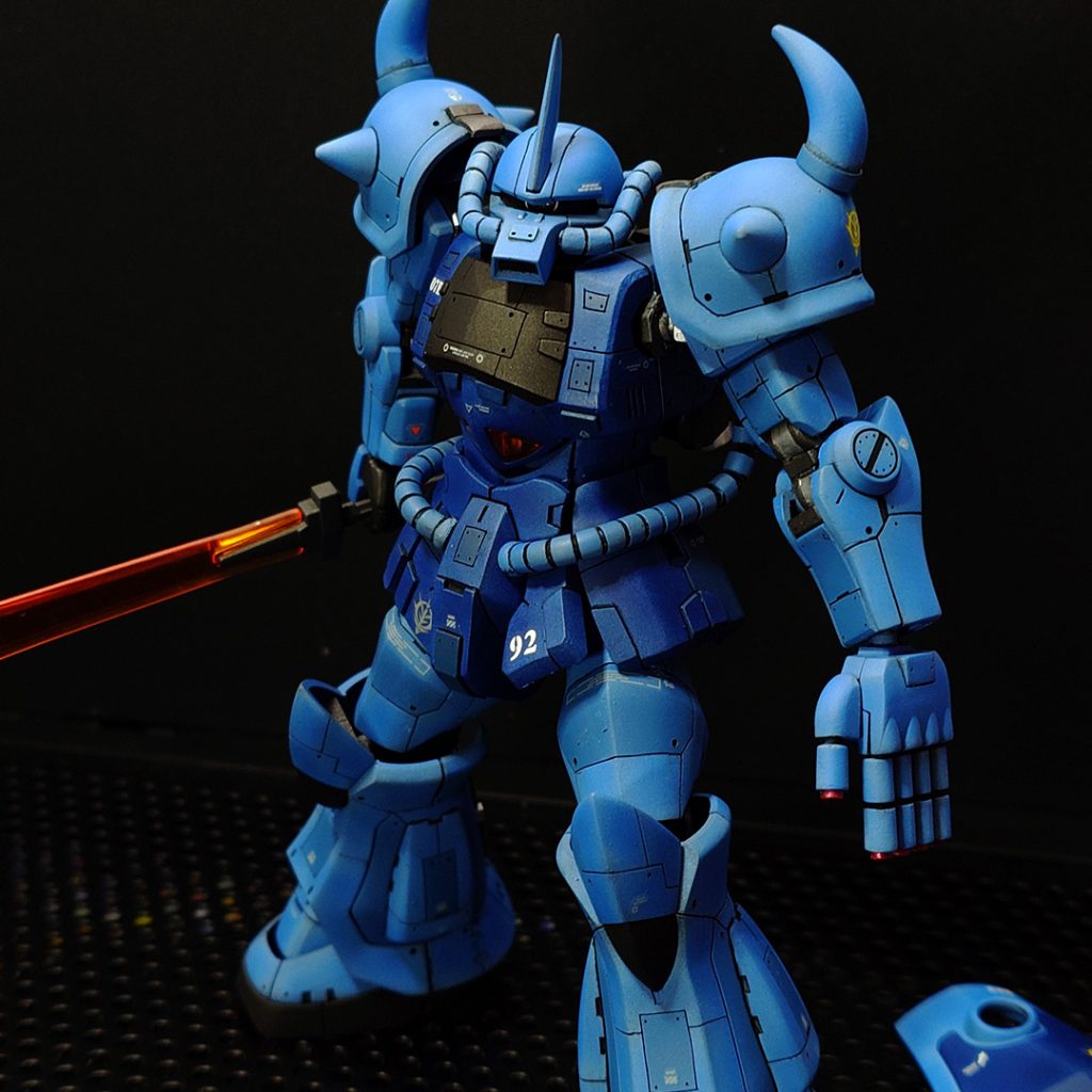 サーベル持ちで盾捨てて...