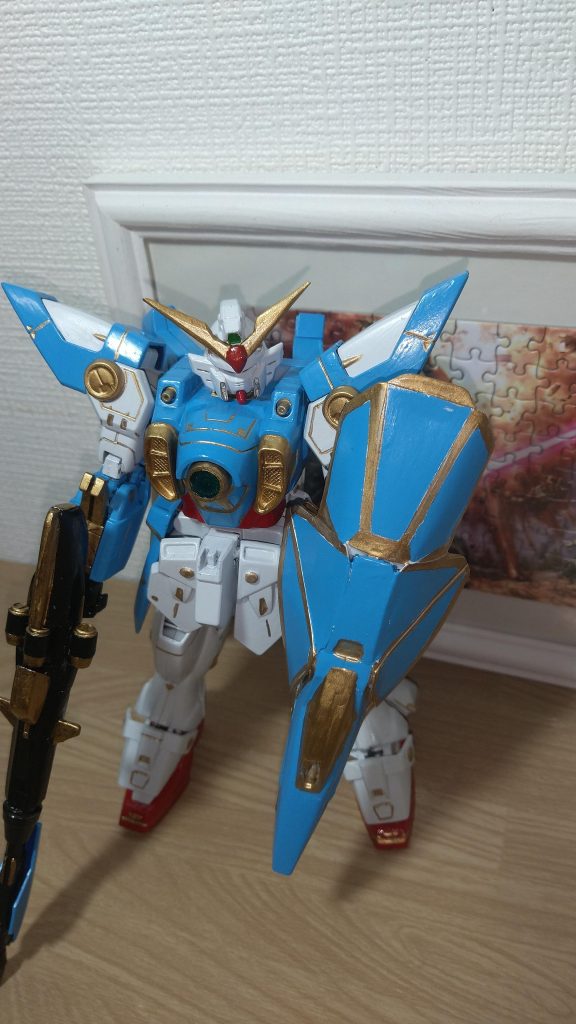 シールドシールド先端はエアマスターのジャンクパーツを使い、それをベースにプラ板とプラ棒を切り貼りして製作。何度か手直しているうちにデカくなってしまいました💦粗造りになっちゃいましたがそこはご愛嬌(*´∀`)テヘ♪