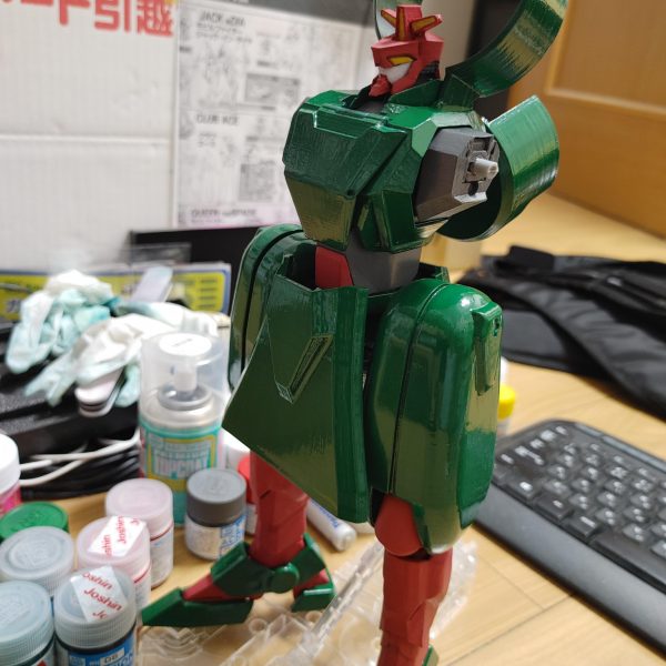 塗装が残り両腕です。アクリジョンも前回より少し慣れて来ましたが、まだまだ試行錯誤中です。ちょこっと前回の更新から開いてしまいました・・・クラフトナイフで仕上げ中に指切ってしまいました(>_<)指先なので治るの待ちで一週間無駄にしてしまいました(笑)（2枚目）