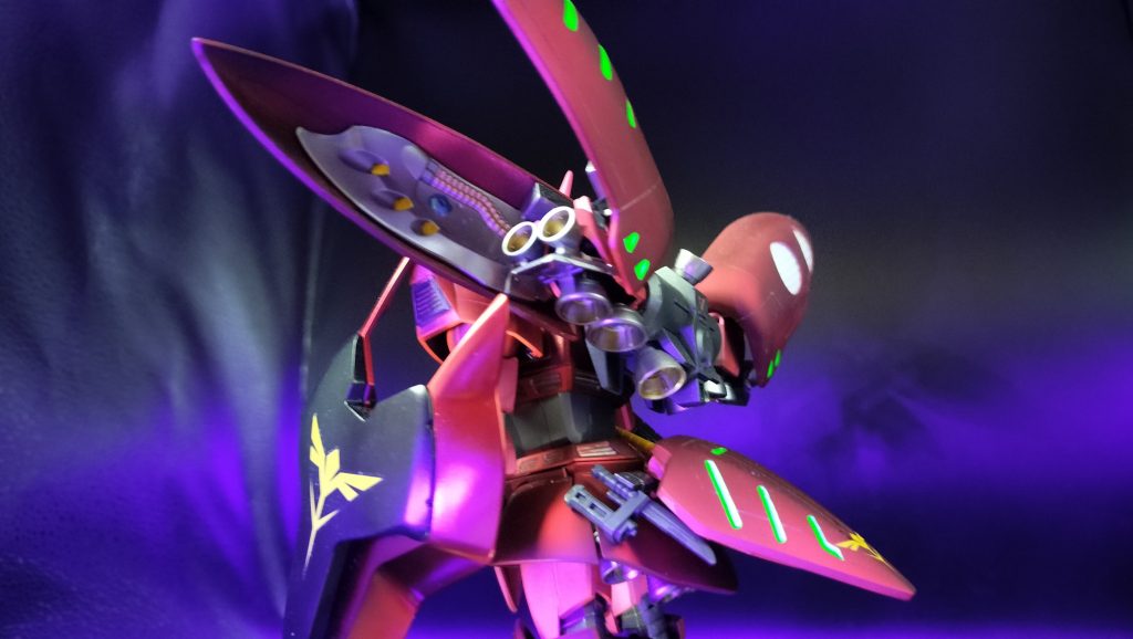 キュベレイのバインダーが良い感じの高機動感(zaku-kao2)