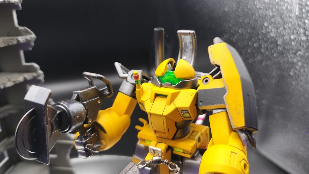 コクピットは現場での視認性を優先し半開放型。