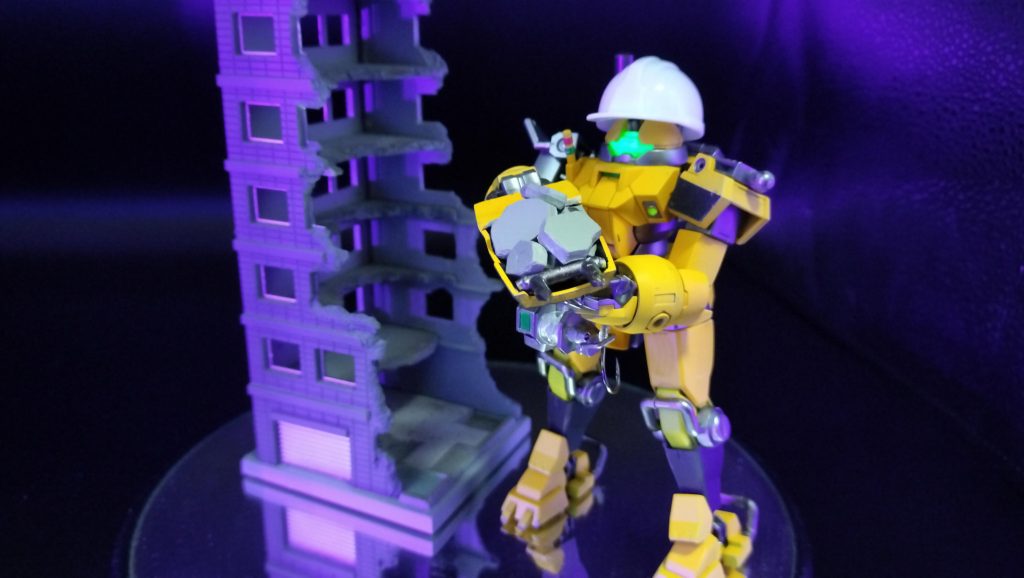 廃材運搬。搭乗者保護用デミヘルメット着用。