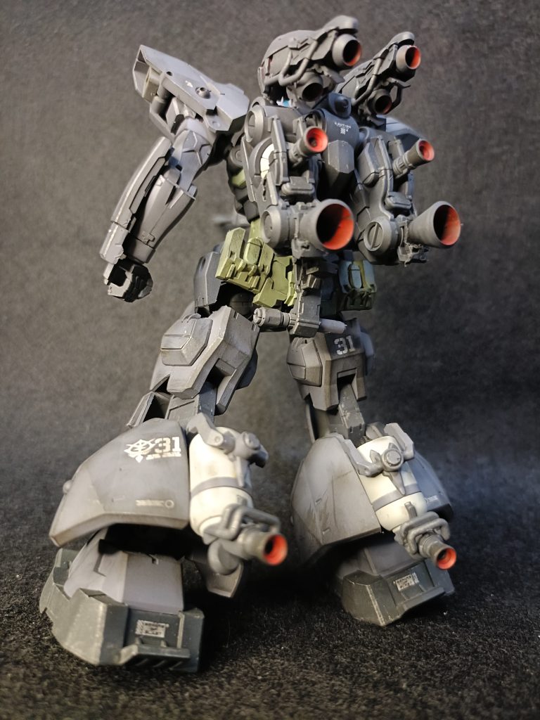 脚のスラスター類は余すことなく仕込んでます。最後までご覧いただきありがとうございました。