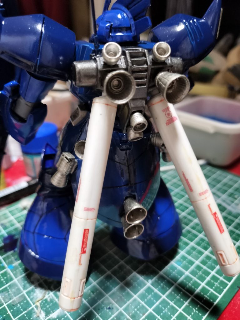 今回はスラスター増設が、メインでした。それとシナンジュの推進剤タンクを流用しました。