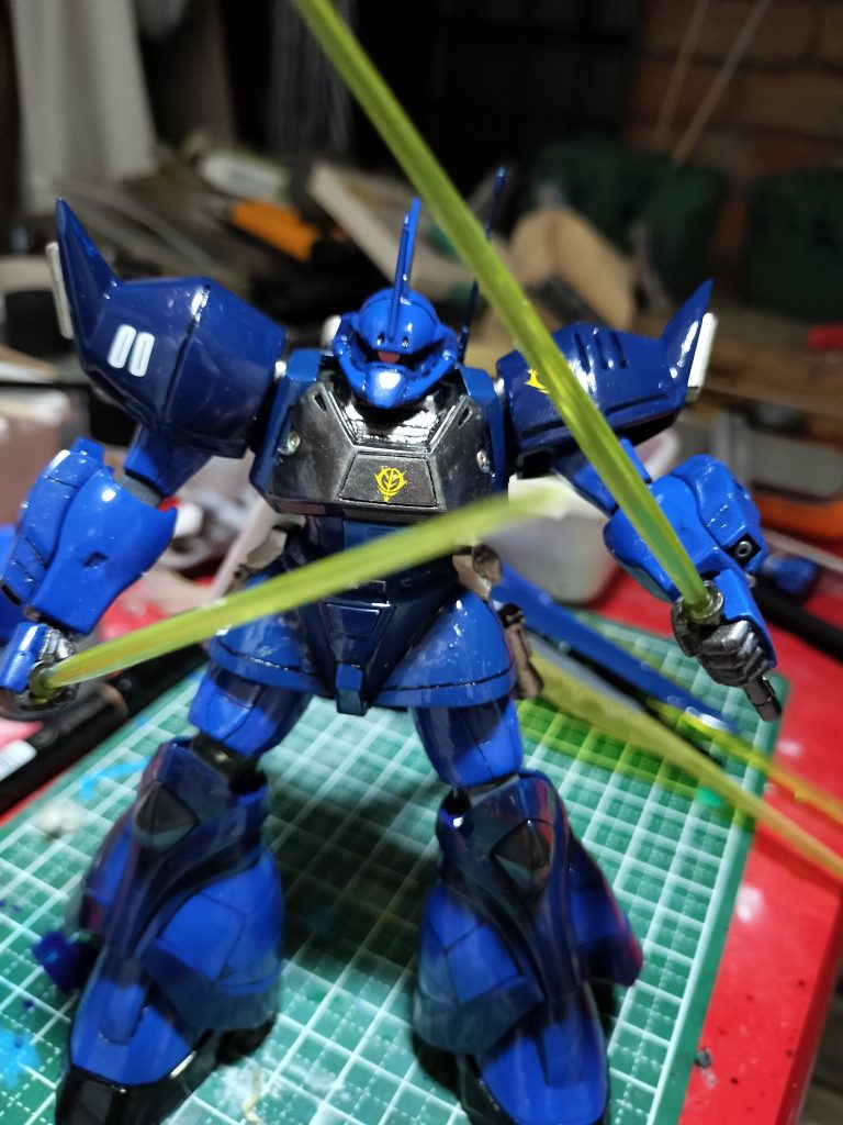 どこにもマウント出来ないビームサーベル2本(笑)