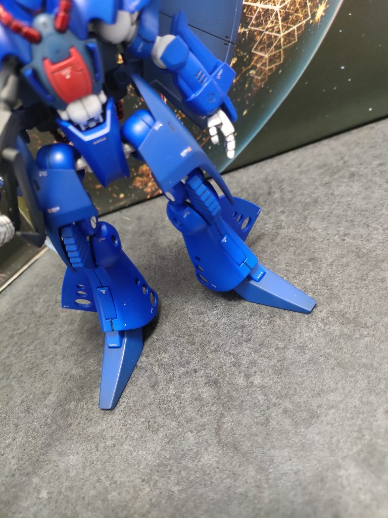 太ももも脛も段落ちモールドにして手抜きで。ライフルだけは合わせ目消ししました。