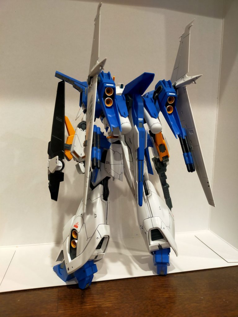 バーニアは周りをシルバーで塗って、中は成型色のままにしてます