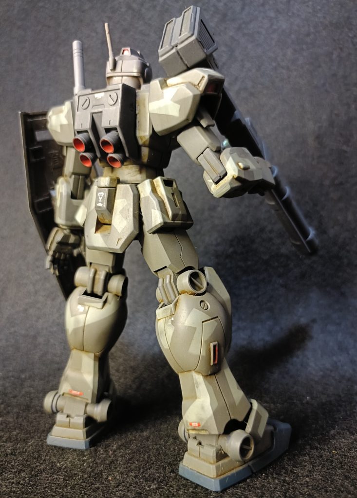 あり合わせ感溢れる背面。コレも過去作で埃払って汚してみましたｗ