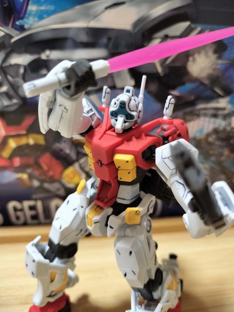 頭部のパーツがとても小さいので最初に躓きがちですが…