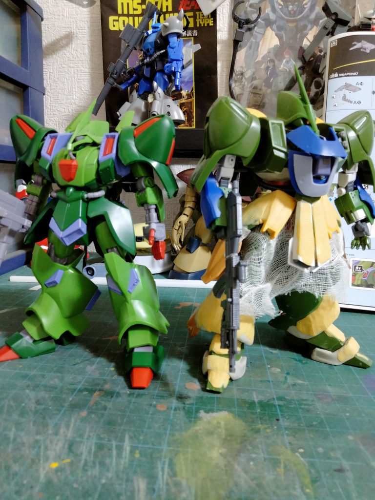 HGガルスJと比較。少し大きくなりました。