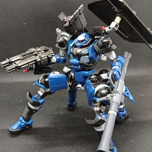 多脚重装軍警ザク