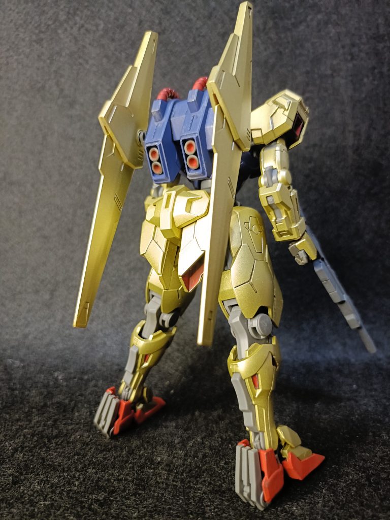 背面。百式のバックパック背負っただけです。