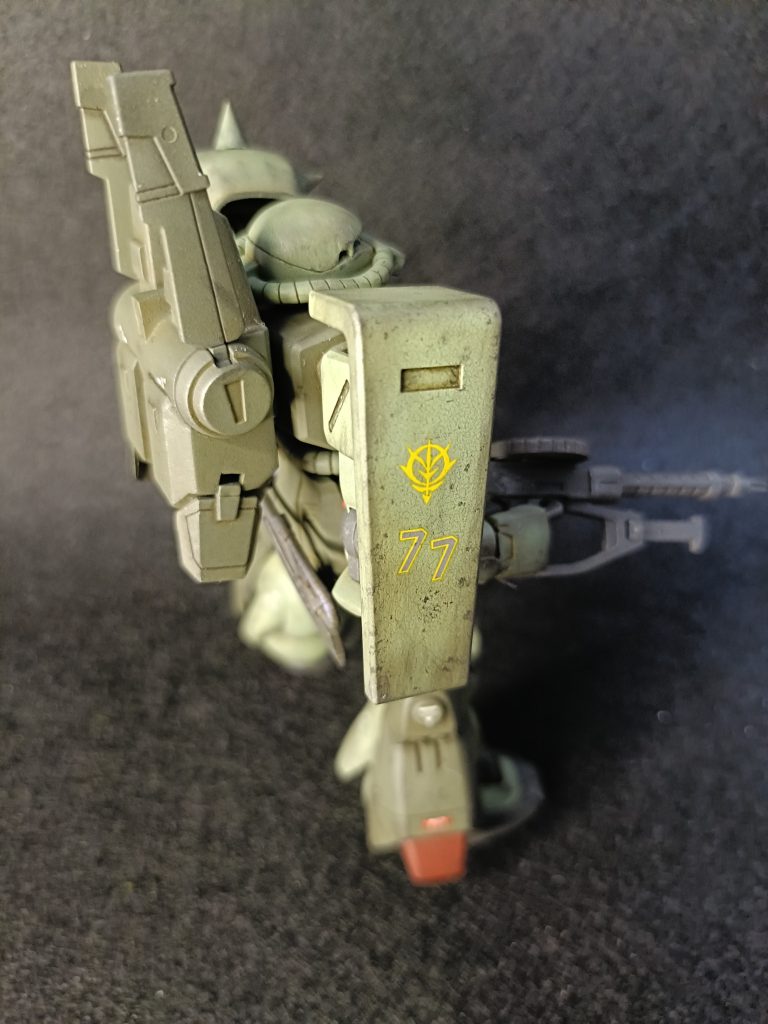 シールドもハイザックから移植です。