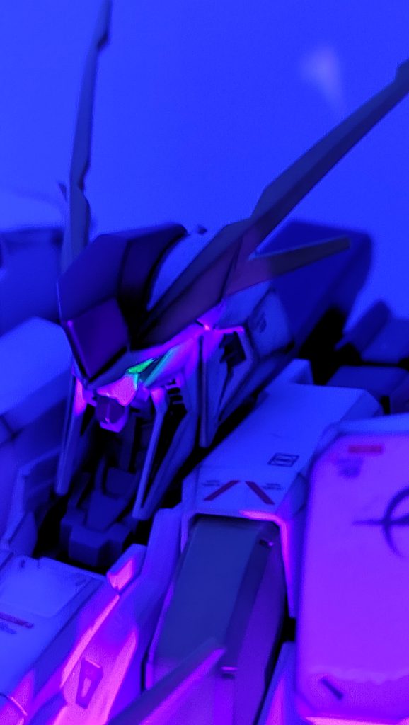 「 マフティーはガンダムのコピーまで持ち出すのか!!」「 さがれ!!やられるぞ!!」「 黙れ!!」