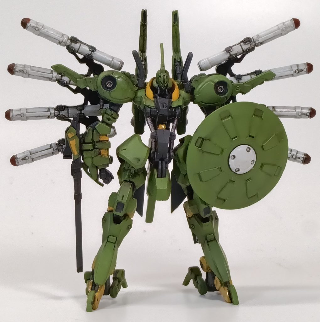 ベースにガイアノーツ　メカサフスーパーヘヴィを塗装し、タミヤアクリルで筆塗りしました。