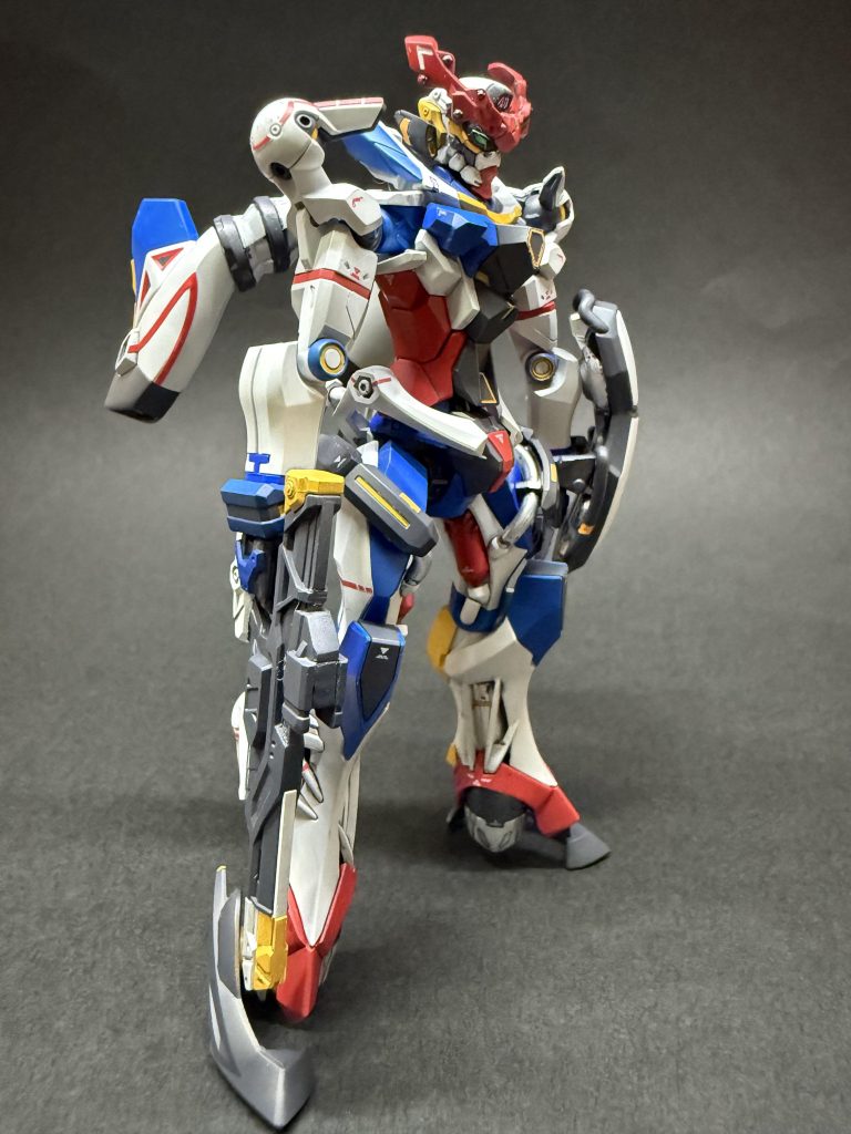 サイドです。ビームライフルのサイト付近の黄色線の入れ忘れを撮影時に気付きました。