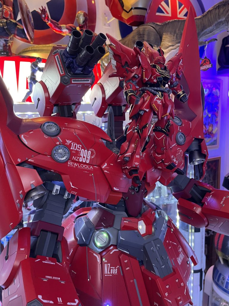 ネオジオングの「カラー」は、赤系を5色 使用