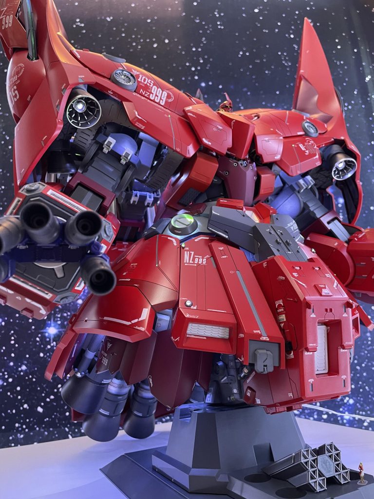 前の両腕のみ、指は可動に