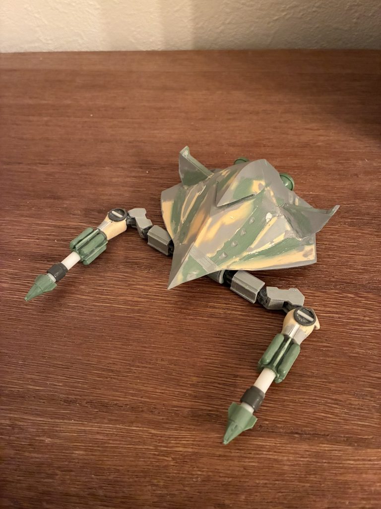 腕は先端、前腕のタンク?部分を除いてほとんど新造品です。上腕はプラ板、市販のジョイントパーツを使って設定画に近い形を作りました。前腕タンク部分はのちに短縮してます。