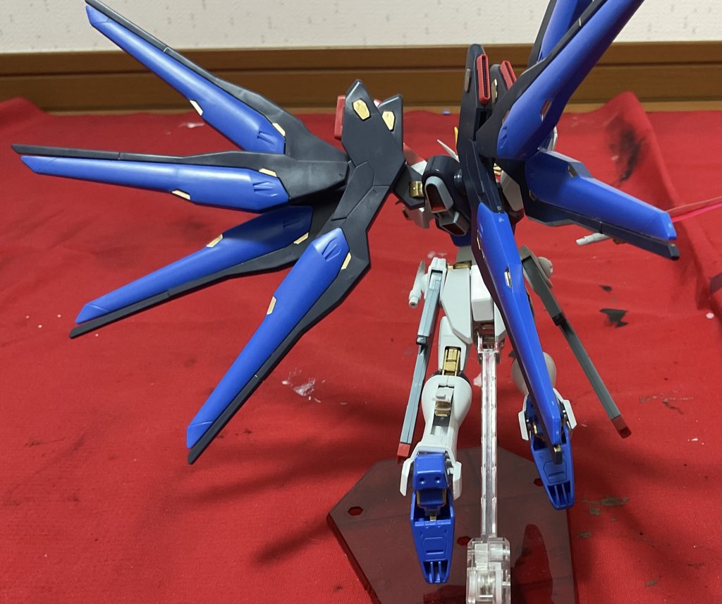 バーニアの内側の赤などもしっかり塗り分けました。以上hgストライクフリーダムでした。最後まで見ていただきありがとうございました。