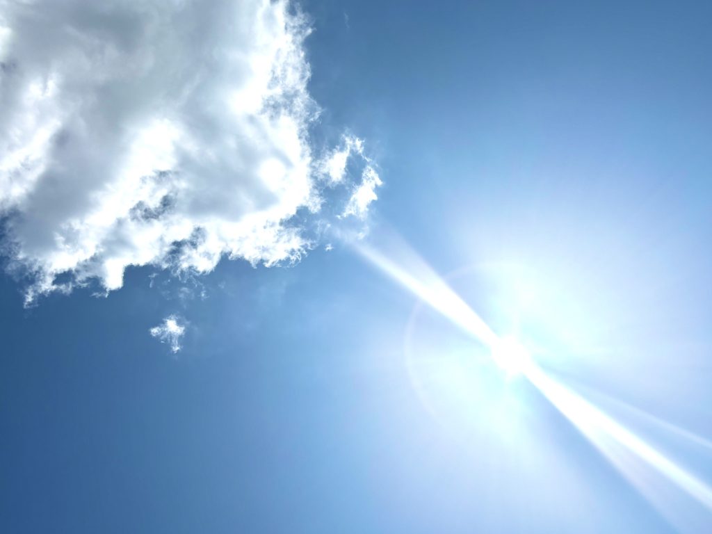 砂埃と硝煙の立ち込める砂漠の上は、抜けるような青空だった。その青空の下、鉄のぶつかる鈍く、重い音が響き渡った。 【#23 The last sand storm / Nov.26.0079 fin.】