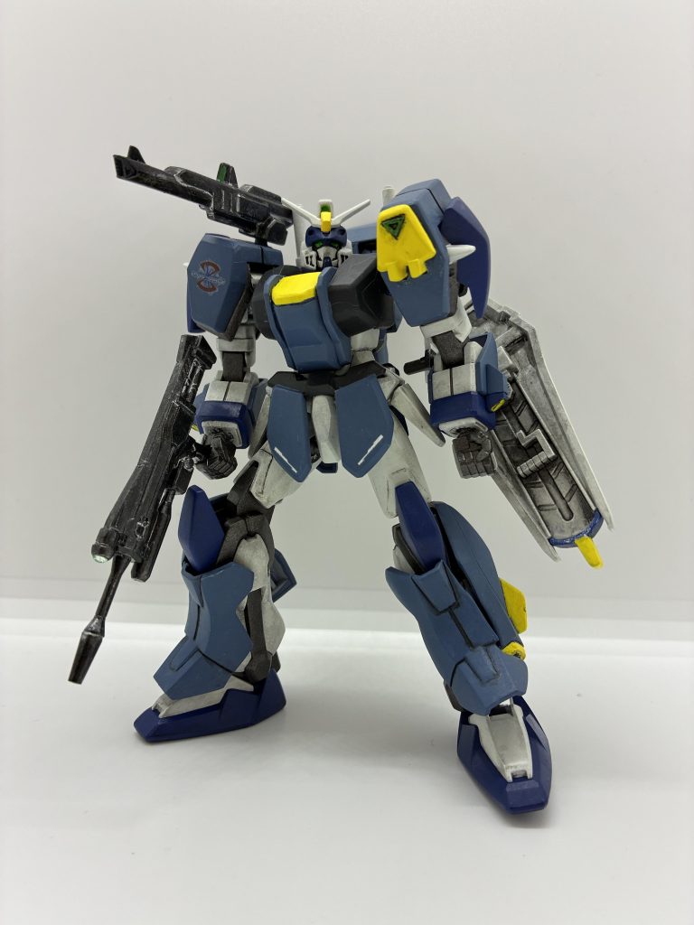 アサルトシュラウドのミサイルポッドは差し替え式で再現しています。元キットを複製して作りました。作成した時に、三角のマークが潰れてしまいました😢プラ板で三角の部品を作ろうと思ったのですが、うまくいかず。。。最終的にエポパテでなんやかんやして制作ました。