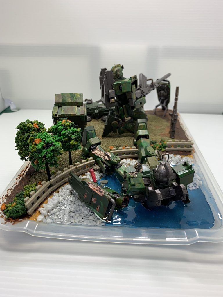 ジム頭が湖に尻もち。立ち上がることができません。