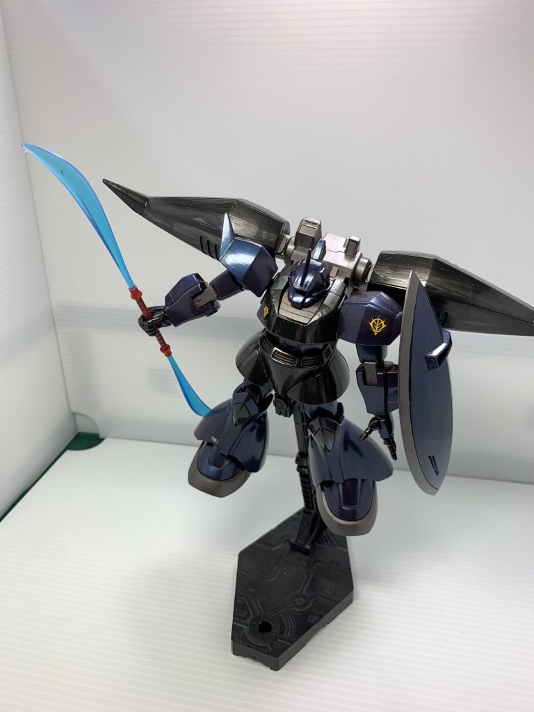 ナギナタを持たせました。