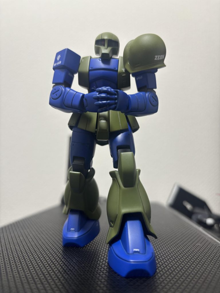 太ももの延長と脚部の幅増しと筋彫り追加、合わせ目消しなどが主な工作になっていますがファースト感を無くさないように過度な筋彫りは控えていい意味で頑張らない工作をしました。