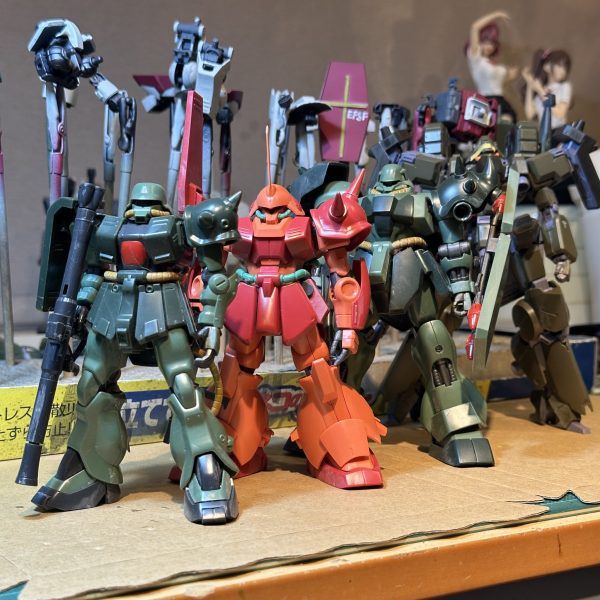 月初にリーベンを組んでからヘルメットを被ったザクっぽいMSを組みたくなったのでお盆休みに罪の中から「FZザク（UCver）」「マラサイ」「ギラドーガ」を組みました。改めてマラサイとギラドーガって組みやすさとプロポーションが素晴らしいですね。 リーベンは額のクリアパーツを無くしそうなのでマステで仮留めデス。