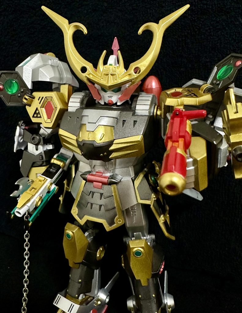 SDの中でも大きい方の大鋼。塗装もマスキングも難しかったなぁ。また魔殺駆と並べて飾ろうと思います。まだまだ制作したいものがたくさんあります。しばらくはSDメインですが、SDらしさやにこだわって手を加えいこうと思います。最後までご覧いただきありがとうございました。