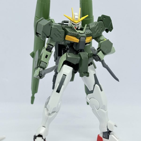 今度こそデュエル関係ない子を作るぞ！と思い立ち家の色んなのを漁って組み立てる。底辺ミキシンガーなのでガンダム好きに怒られるんじゃ……ってくらい必要な部分以外未組立とか結構あったりしますごめんなさい……でもコマンドクアンタ寄りすぎるからちょっと悩み中（2枚目）