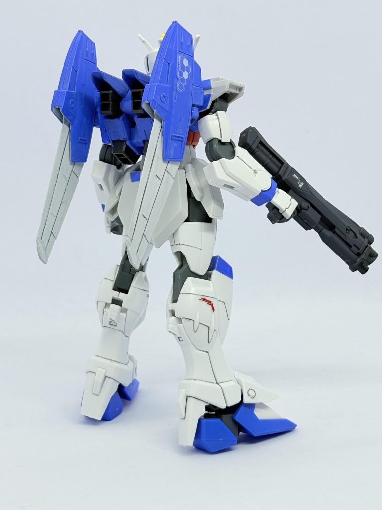 ガンプラバトルが日常の世界。価値あるガンプラを積み重ねる事に情熱を注いでしまった少年希乃カサネが、どうしても欲しいガンプラ大会の景品の為に積みプラの中から生み出した機体。積み重ねた価値(アマス)は大きな希望(エスポワール)に変わると信じて戦いに挑む。 ……って設定を今捻り出しました。