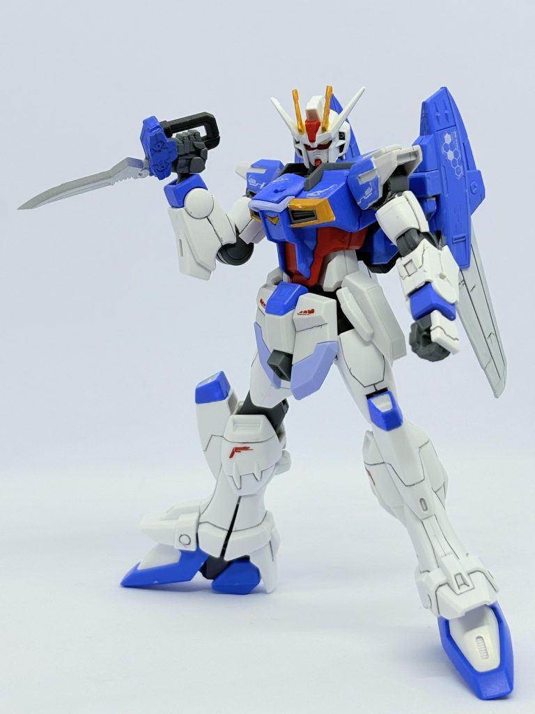 見ての通り色んなプラモの寄せ集めをうまいこと何とか形にしようとした。武器はデュエルのライフルを改造したショットガンと振動で敵を切り裂くコンバットナイフが初期装備であるのみ。